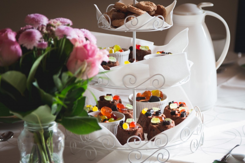 patisserie-MONTAUROUX-min_pastries_dessert_cake_food_confectionery_chocolate_snack_restaurant-726323